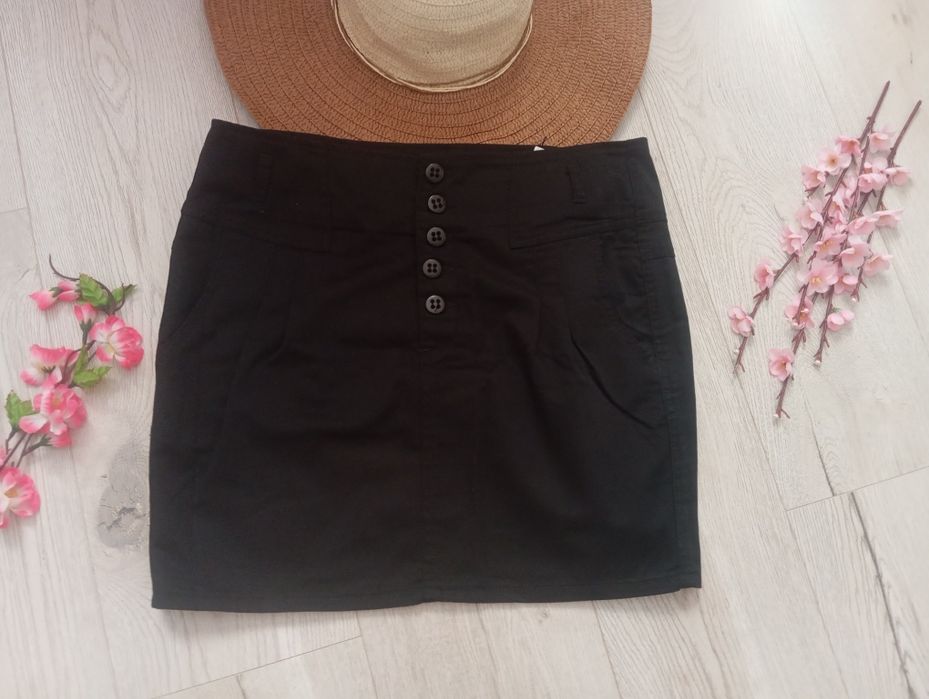 Czarna mini spódniczka rozmiar L
