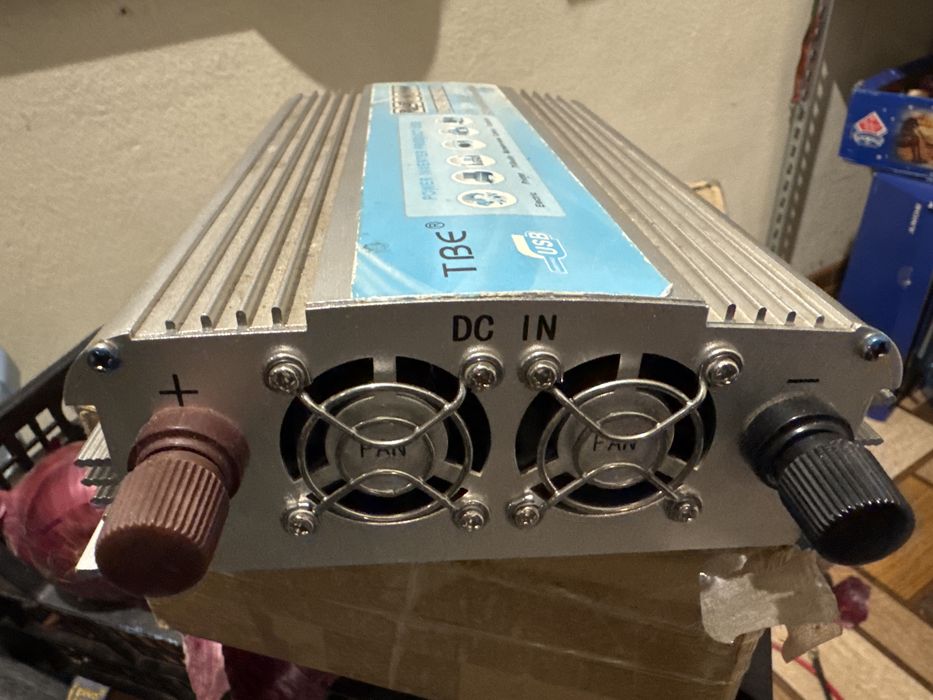Інвертер TBE DC 12V to AC 220V .  2500 W за наклейкою