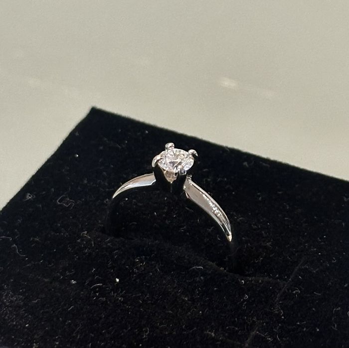 Sprzedam pierscianek