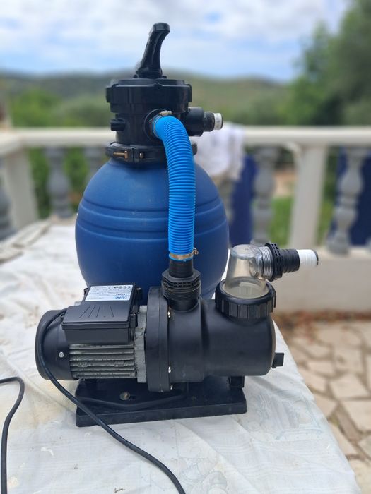 Vendo 2 bombas e filtro de areia para pescinas de superfície