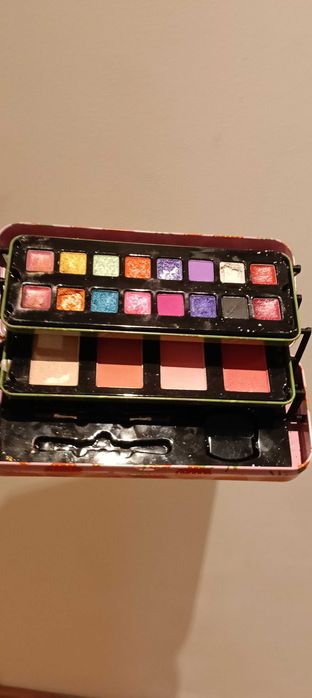 Paleta de maquilhagem usada