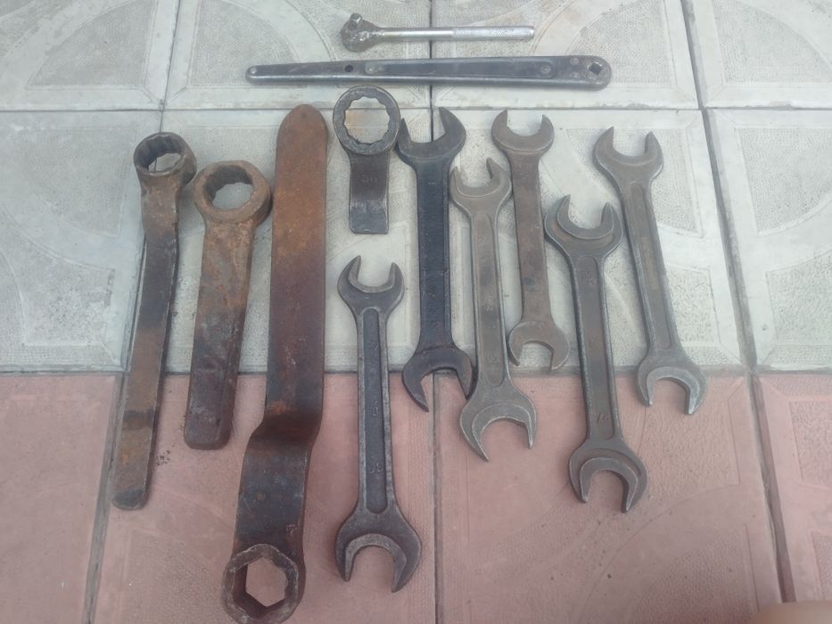 Комплект ключей.