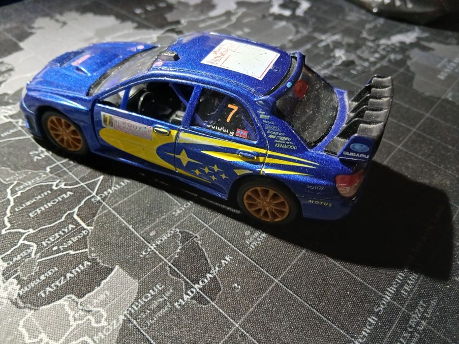 Продам машинки модельки металлические