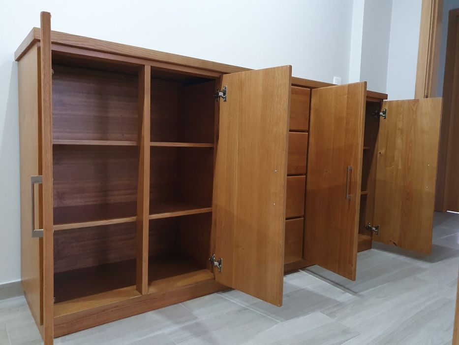 Móvel Aparador em castanho