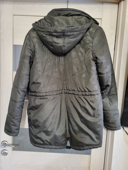 Зимова куртка на синтепоні 46 розмір