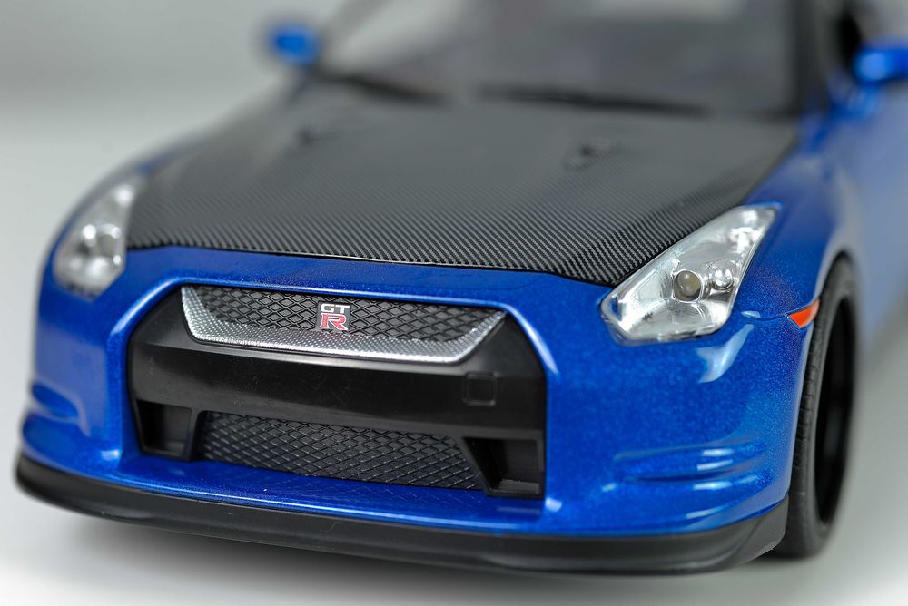 NISSAN GTR  model+figurka FAST&FURIOUS 1:18 unikat!