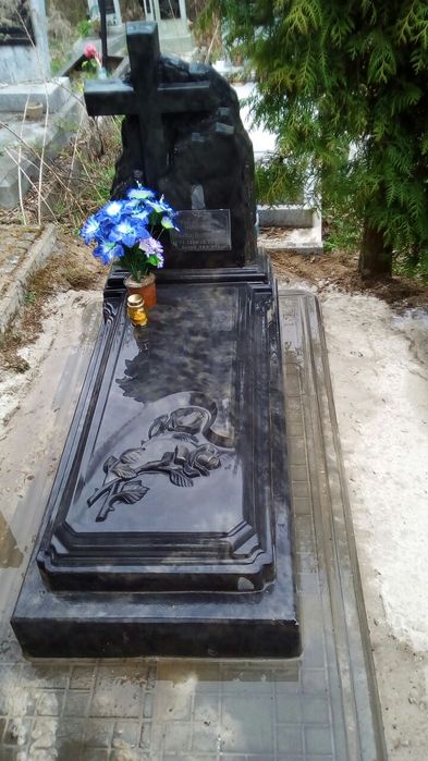 Памятник одинарний