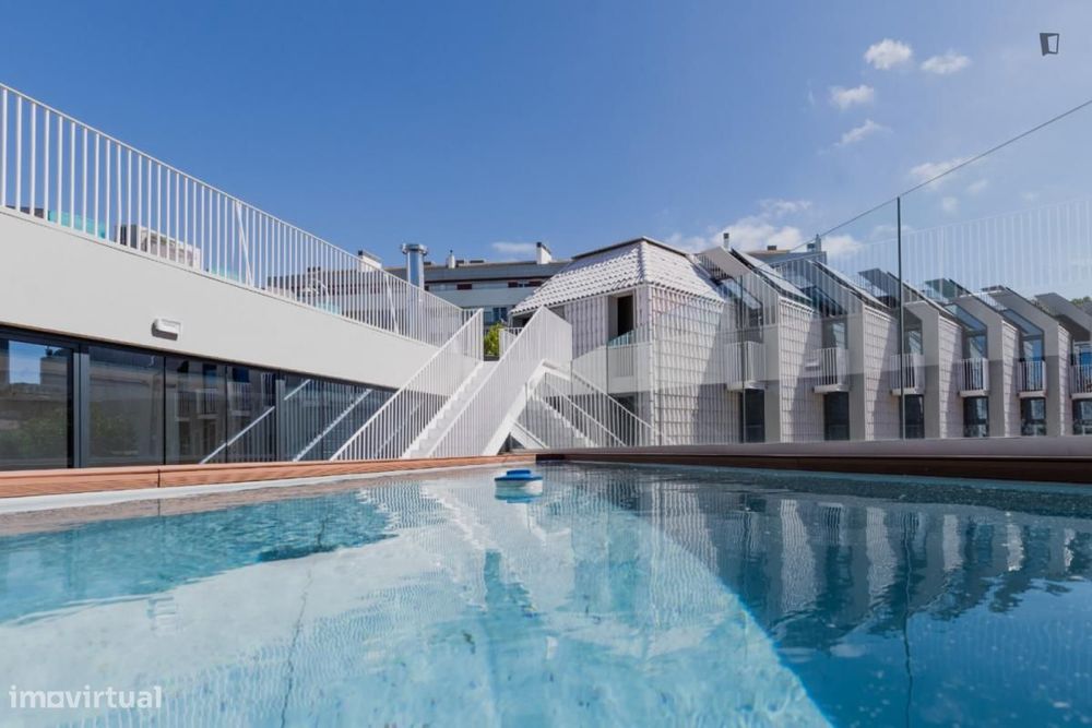 Quarto - localizado em Sete Rios Lisbon