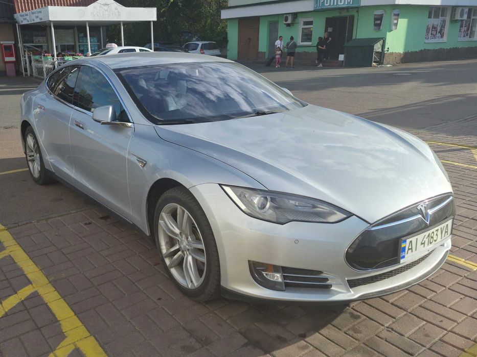 Tesla  Model  S 85