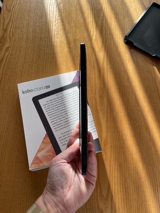 Kobo Clara HD e-Reader + capa