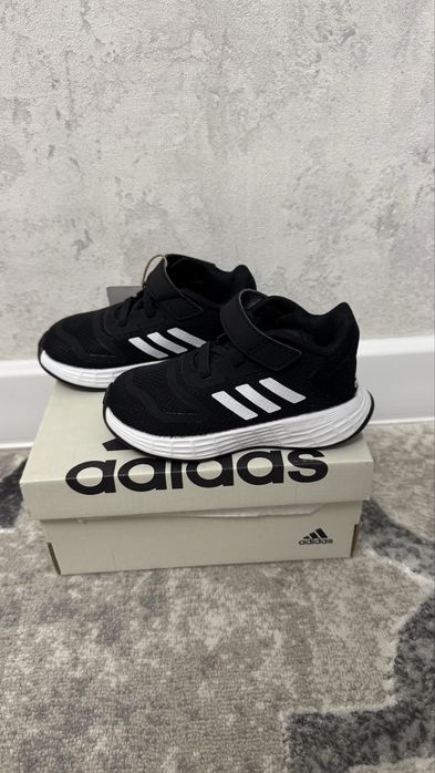 Продам дитячі кросівки Adidas оригінал !