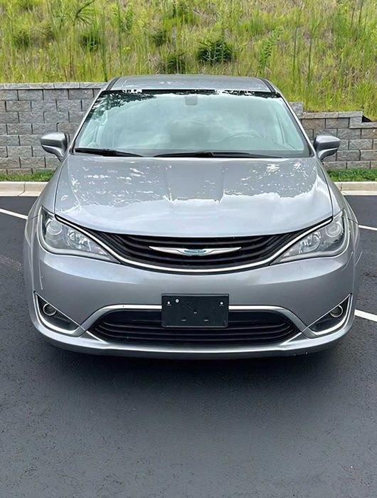 Chrysler Pacifica hyb      2018