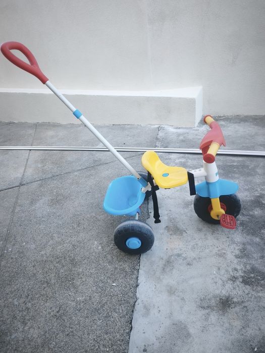 Triciclo em bom estado