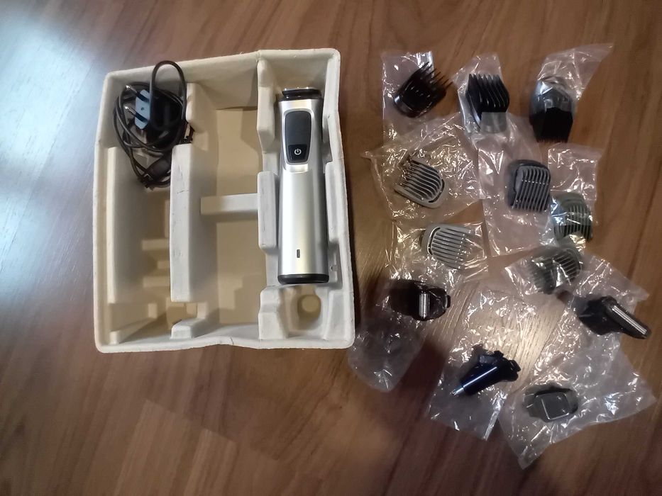 Máquina Philips all in one trimmer 7000 (14 in 1)
