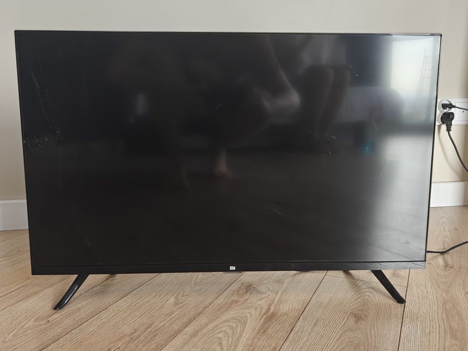 Xiaomi Mi LED TV P1 32" 

L32M6-6AEU)