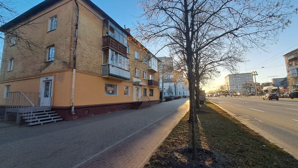 Оренда приміщення 90 м2 (300грн/м2) Ц.ринок,Макдональдс пр.Перемоги 81