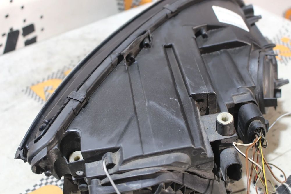 Ótica / farol esquerda AUDI TT (8J3)