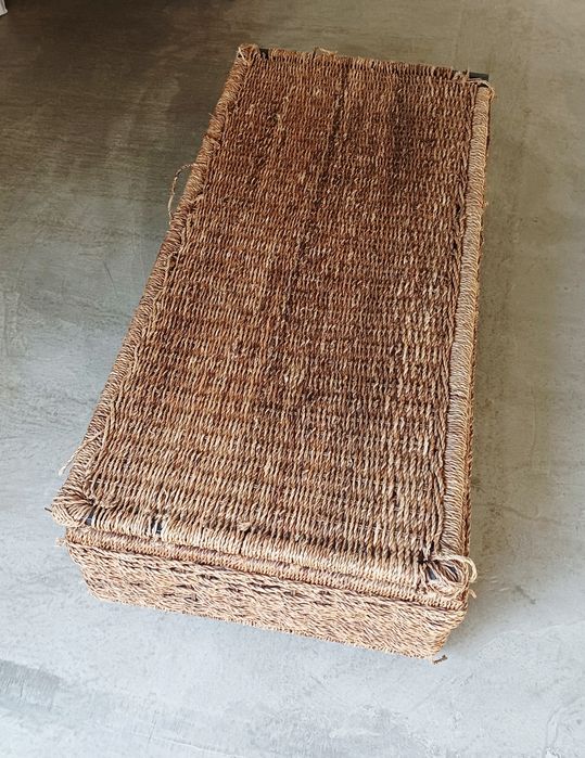 Baú em verga antigo / vintage