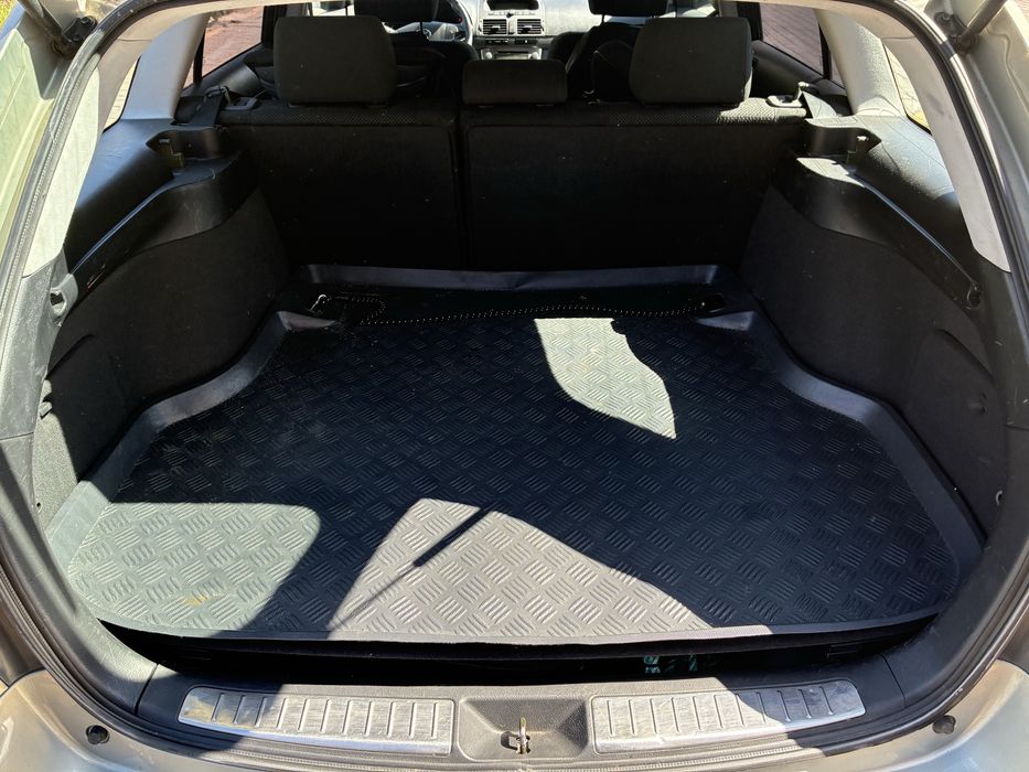 Toyota avensis 1.8 LPG Automat