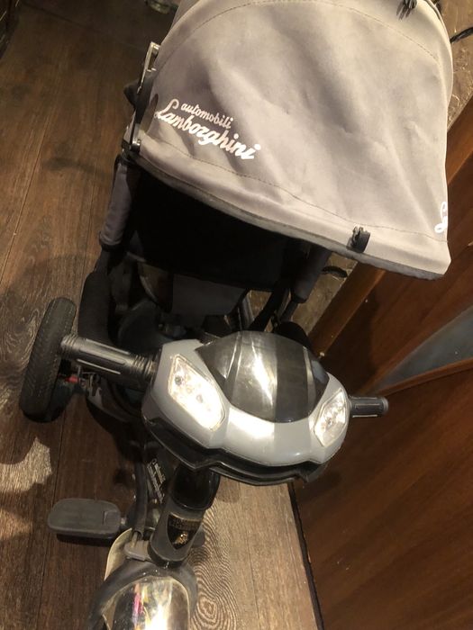 Дитячиу велосипед з батьківською рускою.(самовивіз)в гарному стані.