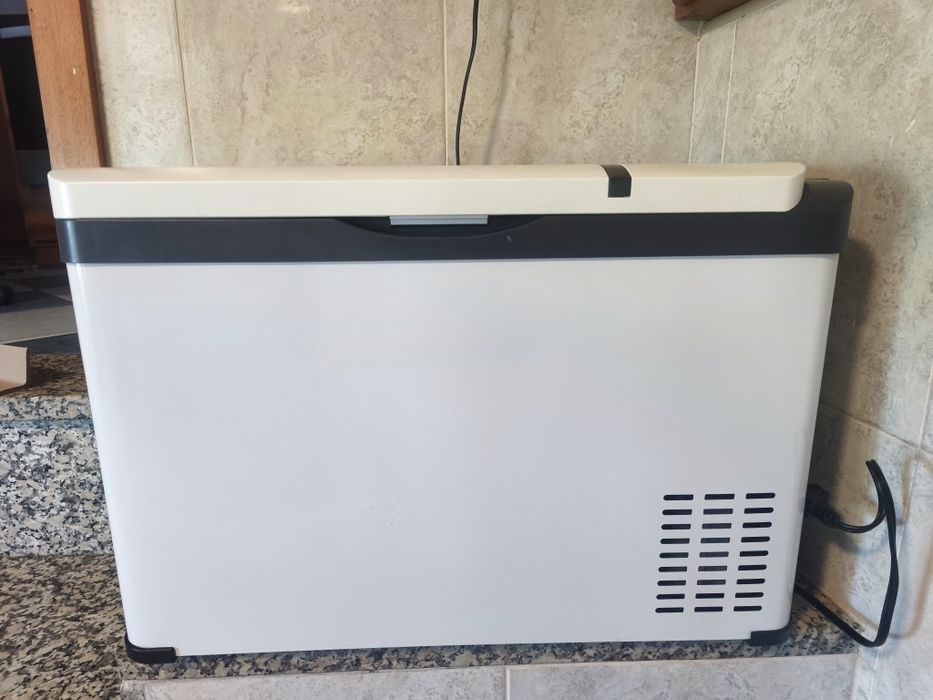 Geleira 30 litros 12/24v Outsunny