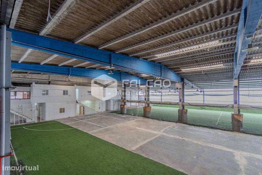 Warehouse for Sale in Romeira and Várzea, Santarém