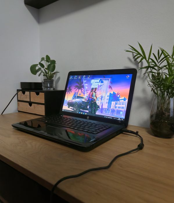 Hp 2000 Laptop Notebook piano black czarny 6Gb Ram