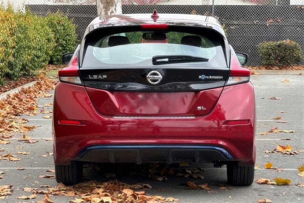 Nissan LEAF SL      2018