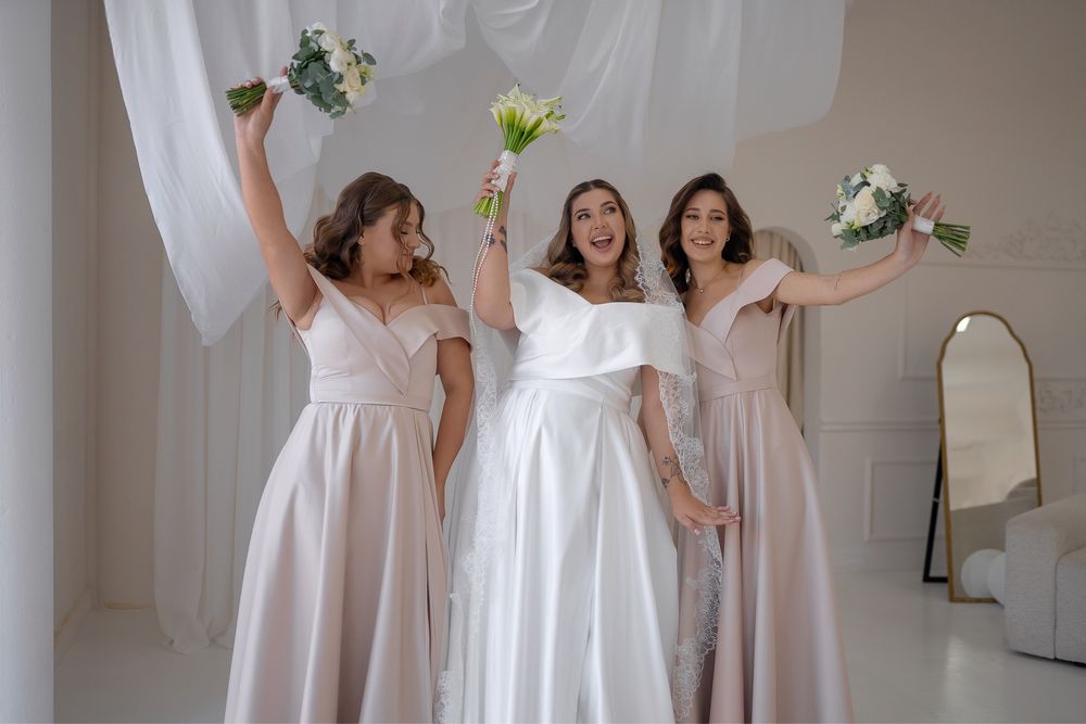 Весільна сукня в ідеальному стані