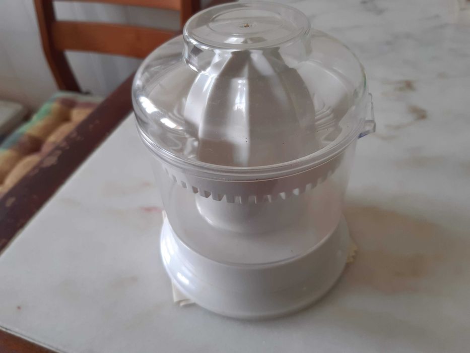 Espremedor citrinos, a pilhas, nunca usado