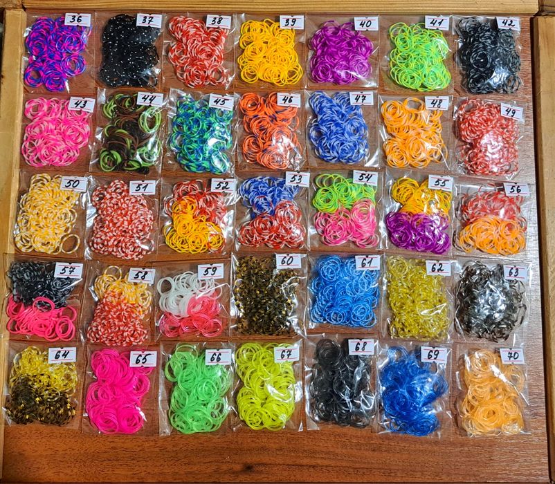 Резинки для плетения браслетов.