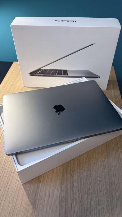 MacBook Pro 13” 3.1GHz 8RAM 250 SSD