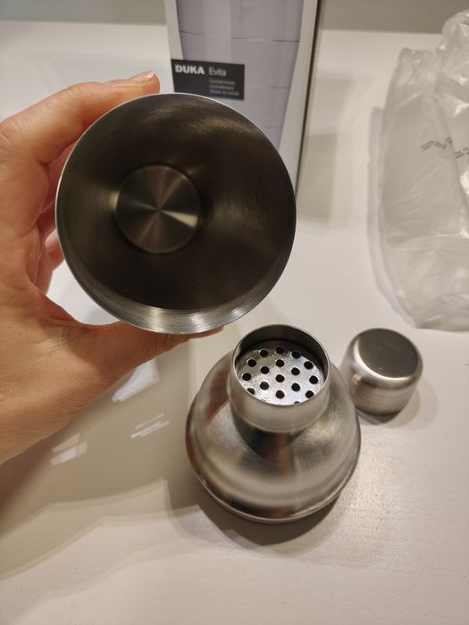 Biały shaker Duka Evita 700ml Nowy.