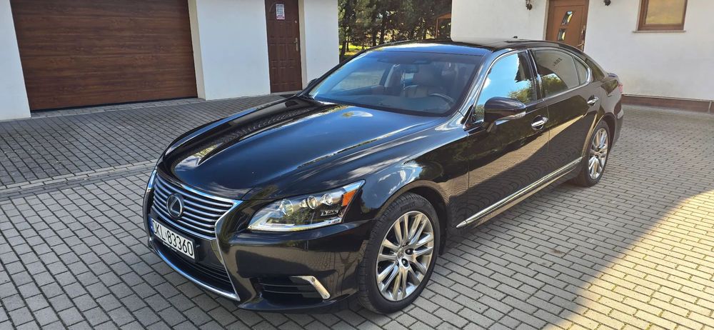 Lexus LS
