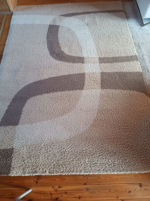 Dywan 200x280 wyprany czysty zadbany