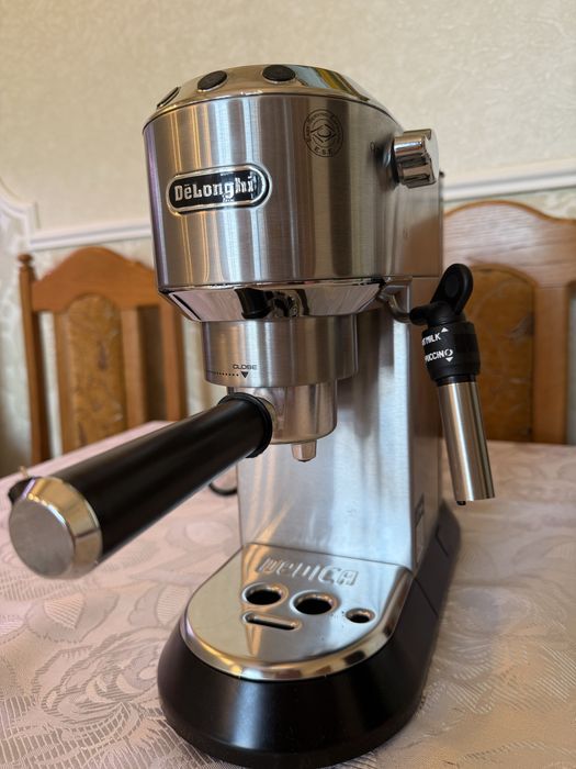 Кавоварка ріжкова Delonghi EC 685.M