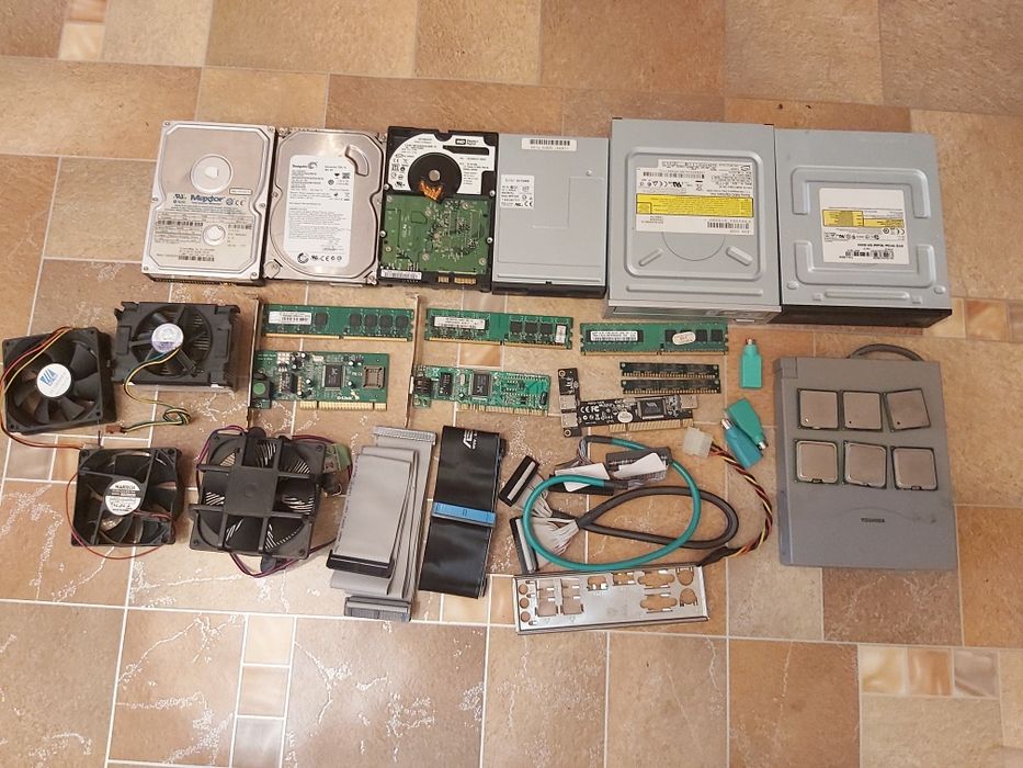 Лот комплектующего для компьютера