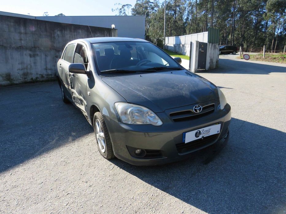 Toyota Corolla 1.4 D (90cv) de 2005 - Peças Usadas (8126)