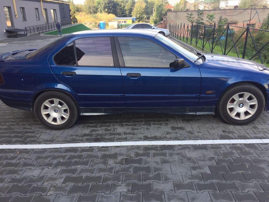 Продам бмв 320і машинка супер можливий обмін