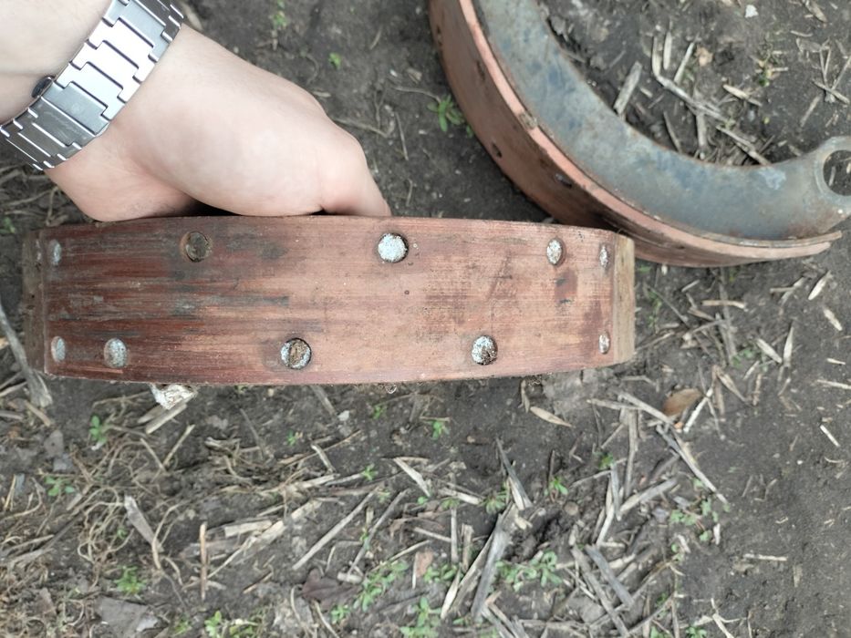 Продам тормозные колодки на прицеп 2птс4