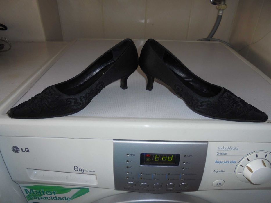 sapatos de mulher cor pretos