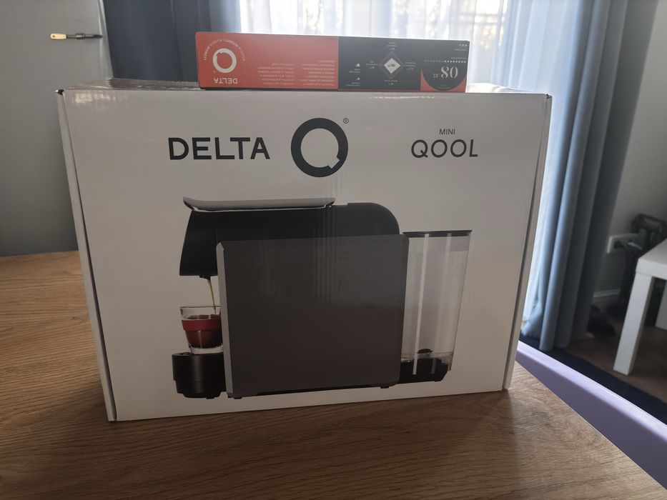 Ekspres delta na kapsulki z zestawem kapsulek