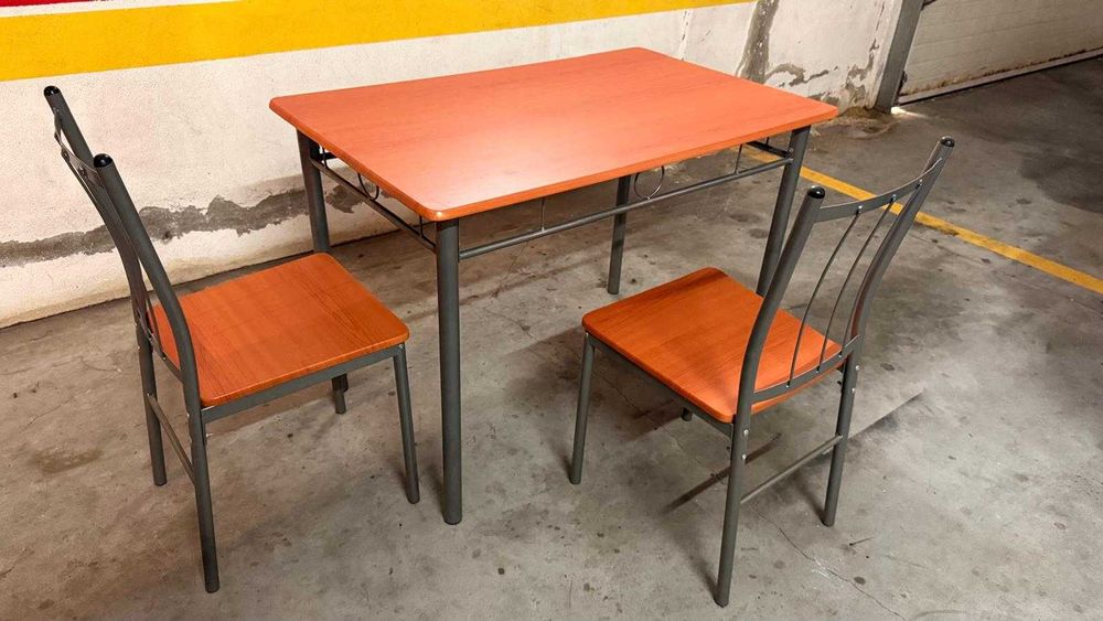 Mesa + 4 cadeiras para DESOCUPAR