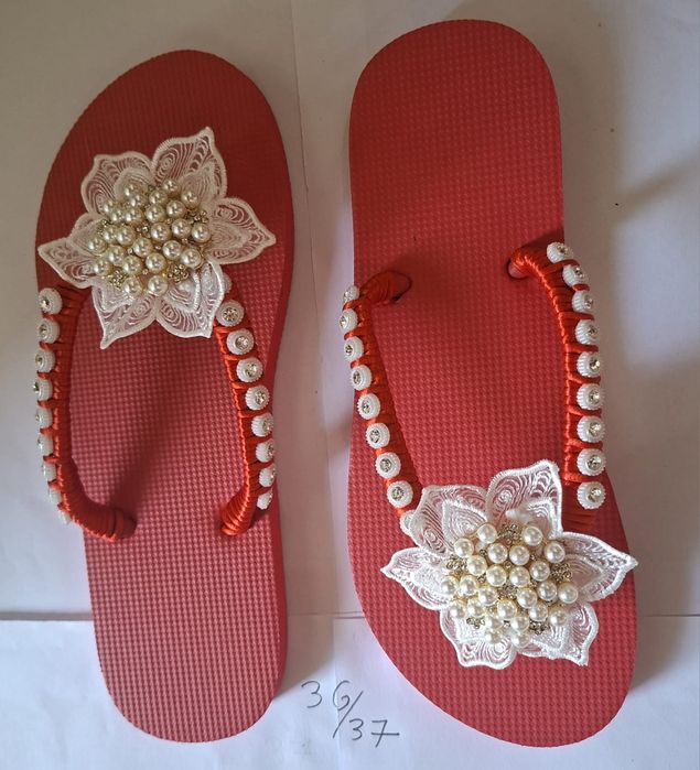 Chinelos de mulher decorados e personalizados