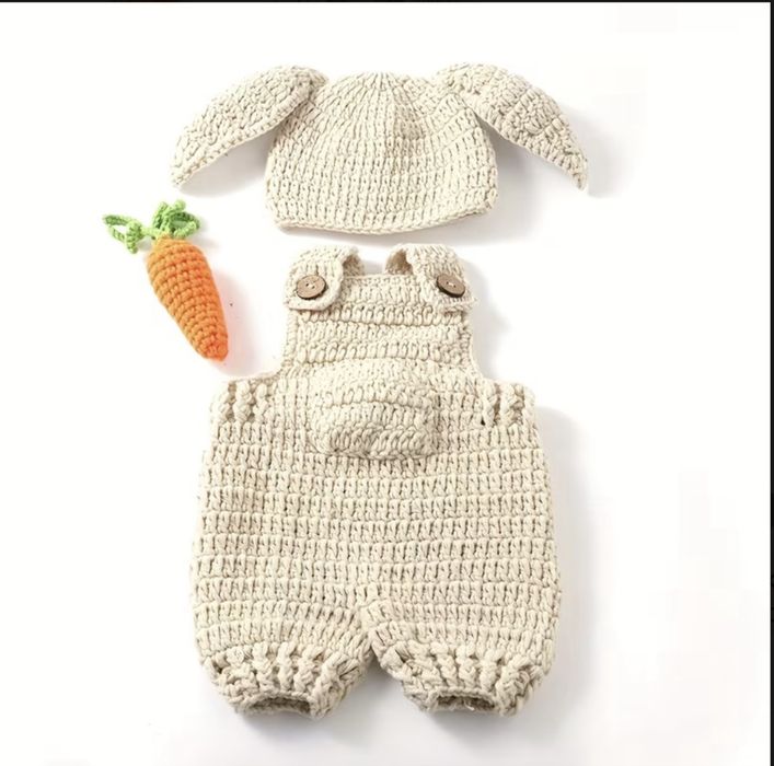 Вязаний костюм зайки