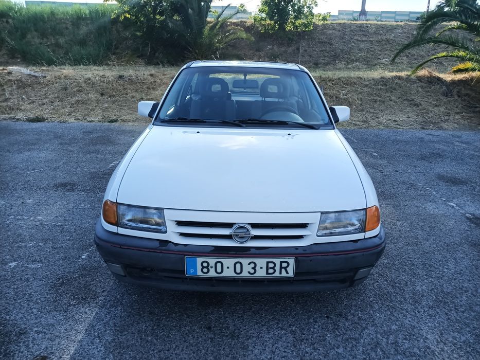 Opel Astra GT 1.6i impecável (motor 100mil km)