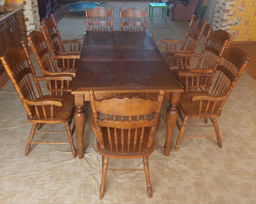 Продам столовий гарнітур