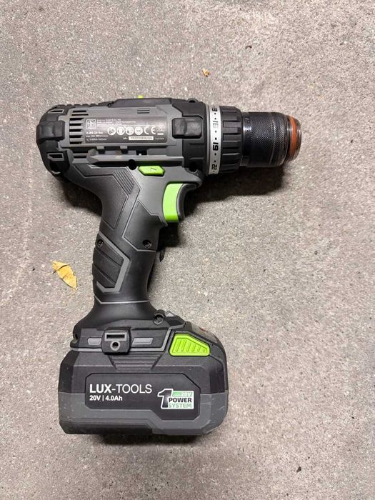 Wiertarko - wkrętarka Lux-Tools A-BS-20 + bateria 4Ah + zestaw bitów