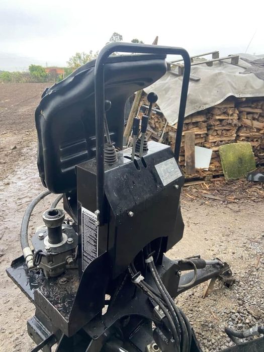 Braço de escavaçao para trator