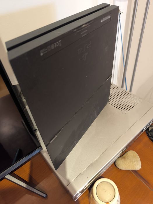 Consola PlayStation 4 com 2 comandos e Jogos